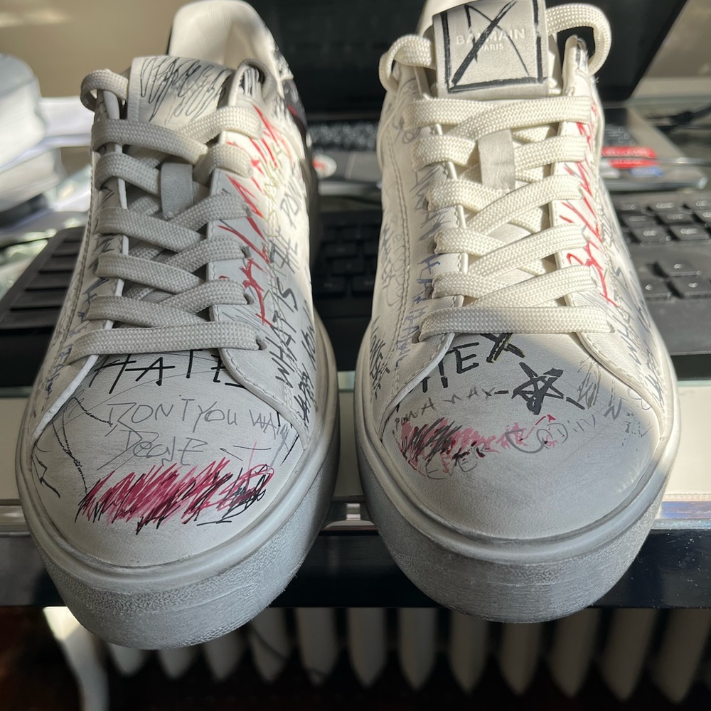 Balmain leather graffiti print b court sneakers white